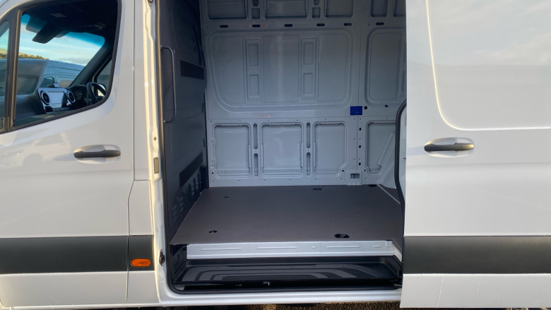 Mercedes-Benz Sprinter 315Cdi L2 Diesel Rwd 3.5t H2 Pro Van